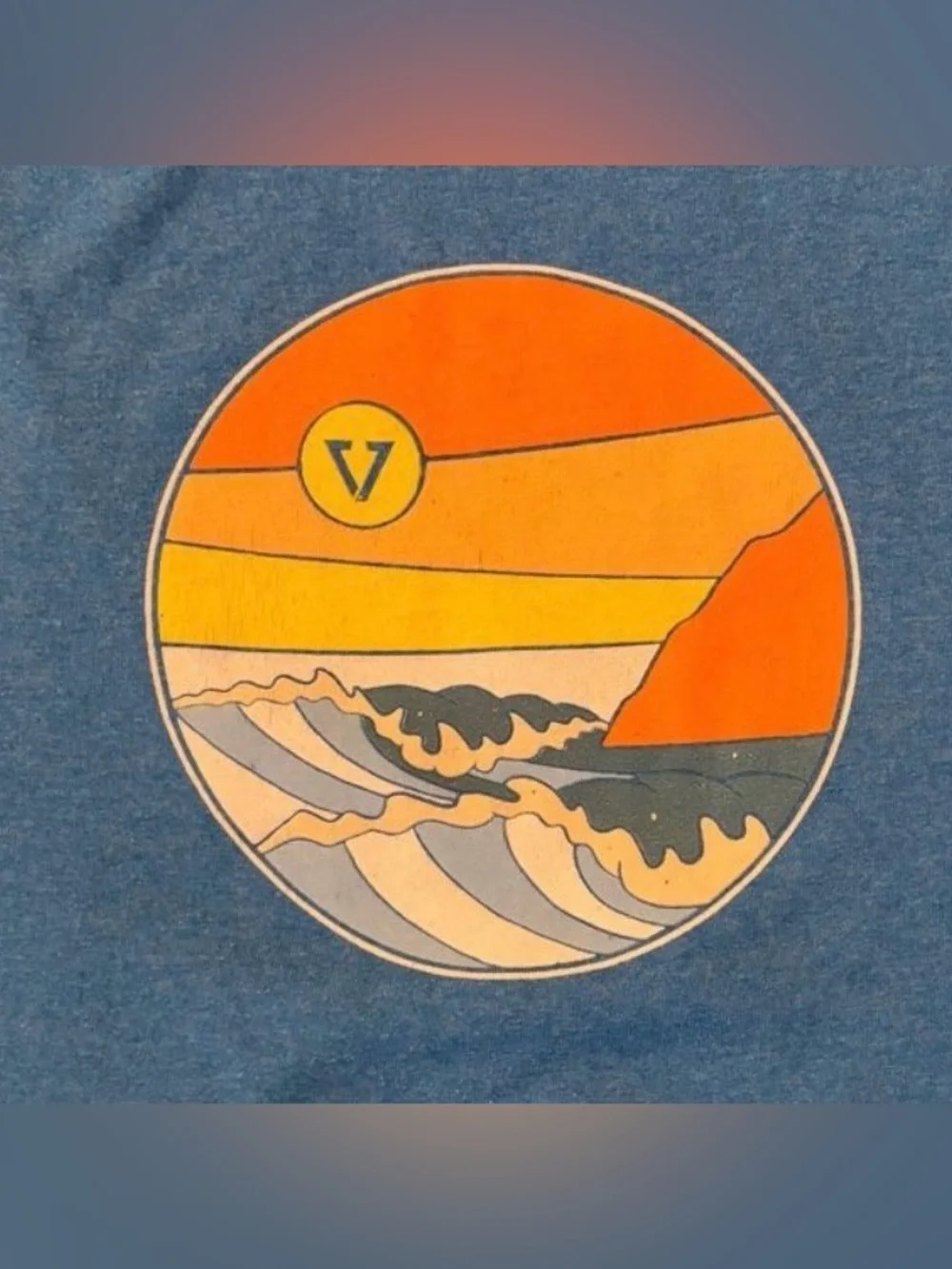 Vissla “Sunset Shadows” Youth XL blue graphic t-shirt